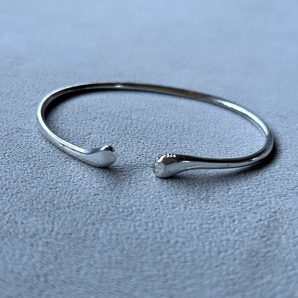 Water Drop ~ Bracelet ~ Silver Tone ~ Brand New!
